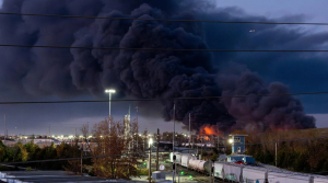 Al menos 3 muertos y 11 heridos, por incendio de avión de UPS en aeropuerto de Kentucky