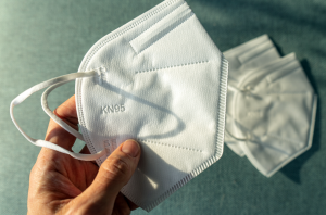 Aumento de la demanda de cubrebocas y antivirales ante el repunte de sarampión