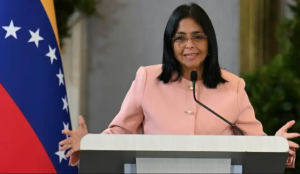 Delcy Rodríguez nombró a un opositor como vicecanciller para Europa y América del Norte