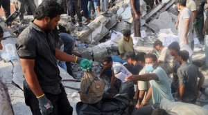 Video parece confirmar que un misil Tomahawk de EU alcanzó una base iraní junto a escuela destruida