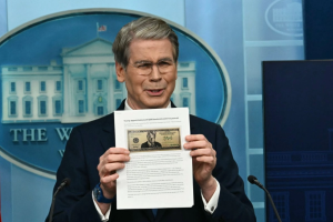 EU avanza en la creación de billete de 250 dólares con el rostro de Donald Trump