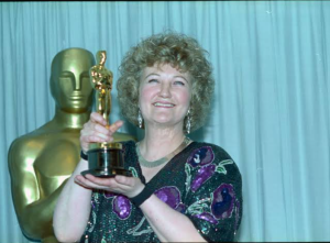 Falleció Brenda Fricker, actriz ganadora del Oscar; interpretó a la «mujer de las palomas» de «Mi pobre angelito 2»