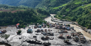 Aumenta a 586 la cifra de muertos y más de 2 mil 400 desaparecidos por deslaves en Nepal