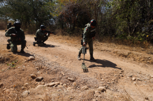 Muere militar tras explosión de artefacto en Tumbiscatío, Michoacán